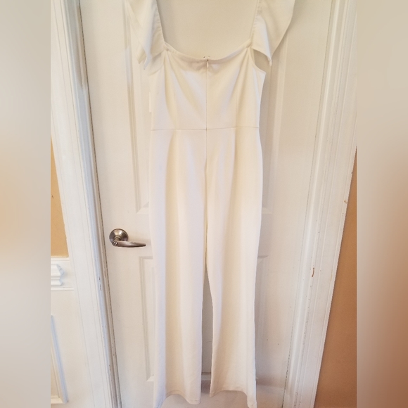 Chelsea 28 Off shoulder white jumpsuit size M - Picture 6 of 11